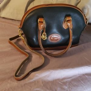 Vintage Dooney and Bourke handbag 👜